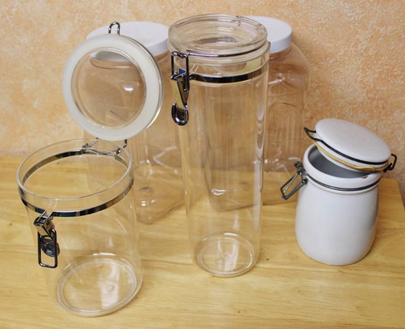 lot 1469 image: PantryFood Storage Containers