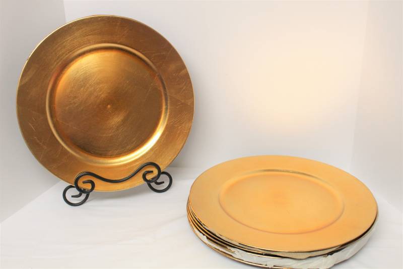 lot 1532 image: (8) Gold Charger Plates