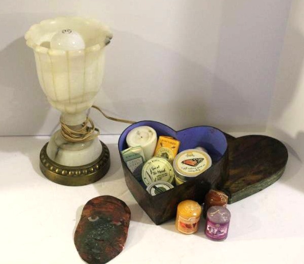 lot 1491 image: Antique Alabaster and Brass Table Lamp and dcor