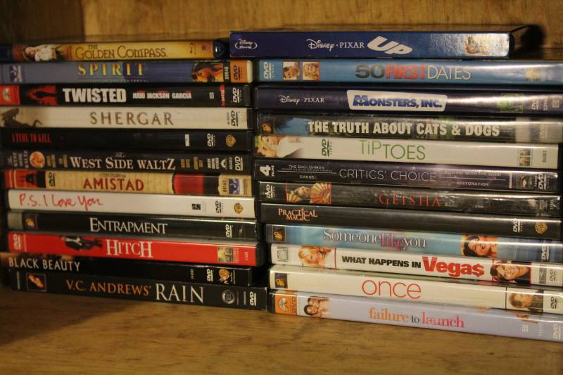 lot 1518 image: Variety of 24 DVD and Blu-Ray Discs
