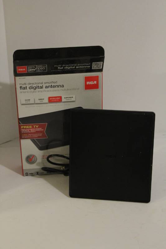 lot 1519 image: RCA Flat Digital Antenna