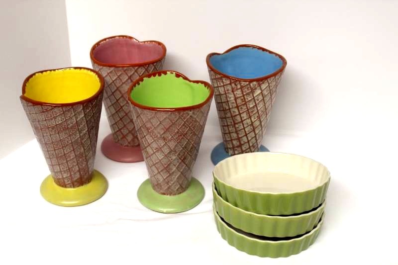 lot 1476 image: Hallmark and Harold Import Co.