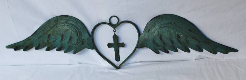 lot 1575 image: Angel Wing Dcor