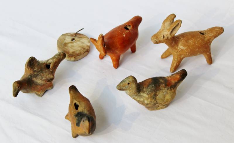 lot 1598 image: Clay Mexican Whistle Animals