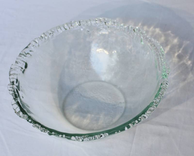 lot 1601 image: Blown Glass Bowl