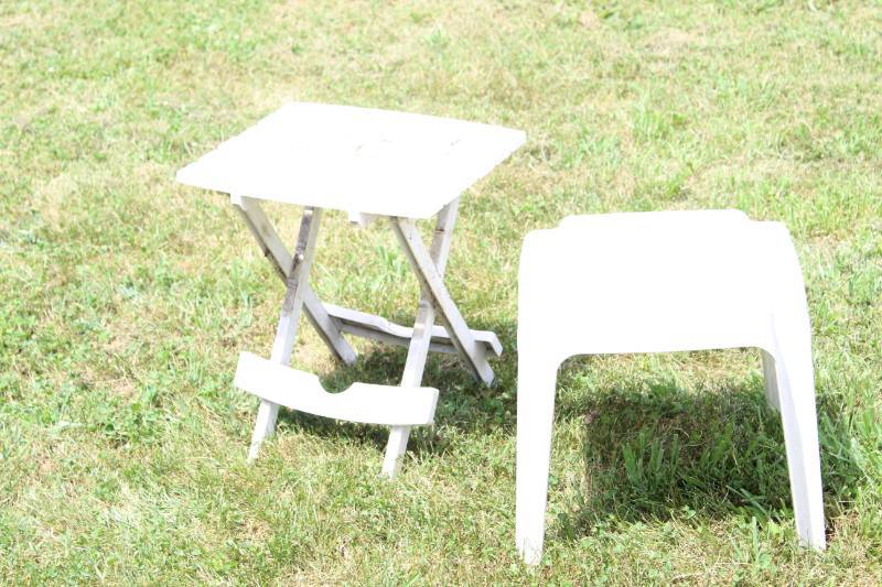 lot 1615 image: Plastic Outdoor Side Tables