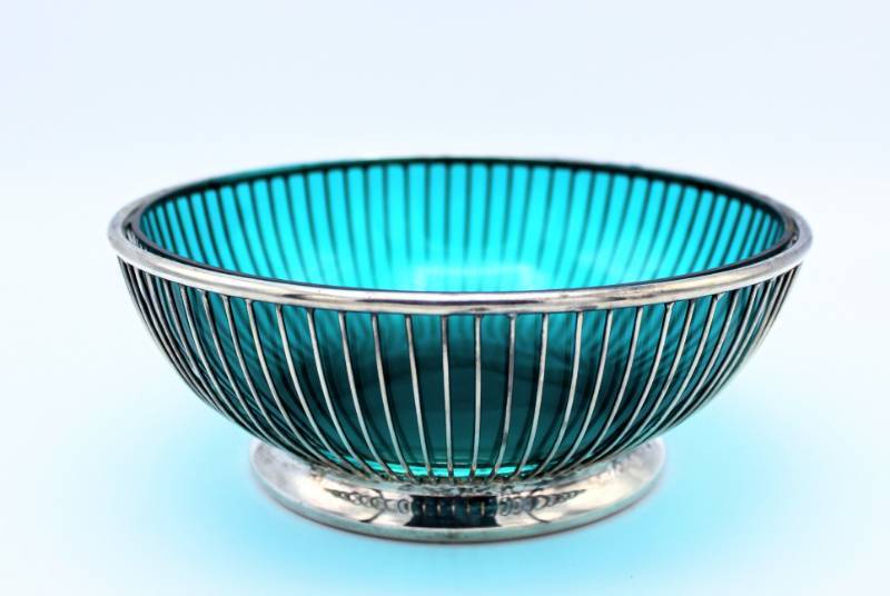 lot 1642 image: Silver plate bowl with glass insert