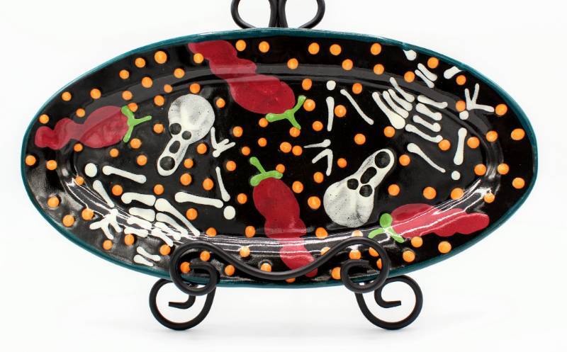 lot 1443 image: 16 Oval Serving Platter Day of The Dead Stephen Kilborn SK Taos NM Collectible Studio Pottery Hand Painted