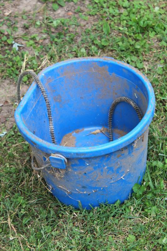 lot 1628 image: Outdoor Buckets - Heated Flat-Back