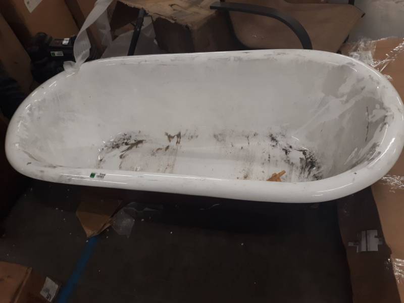 lot 5506 image: 65  x 30  x 18  Bathtub