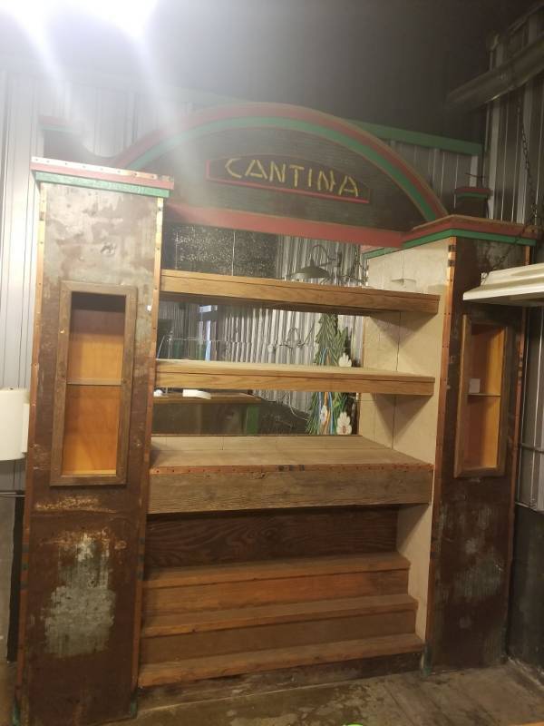 lot 2007 image: Rustic Bar Area