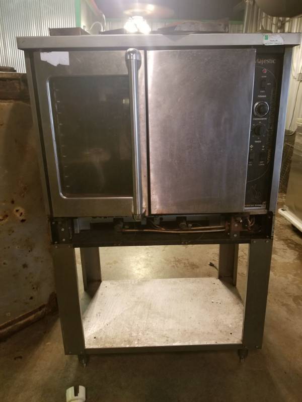 lot 2010 image: Majestic Convection Oven