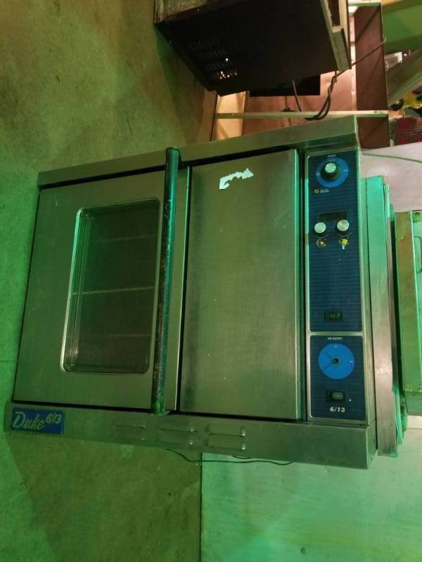 lot 2032 image: Duke 613 Convention Oven
