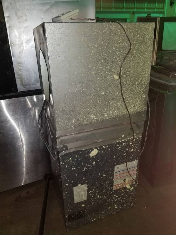 lot 2055 image: Heat Pump Air Conditioner Section