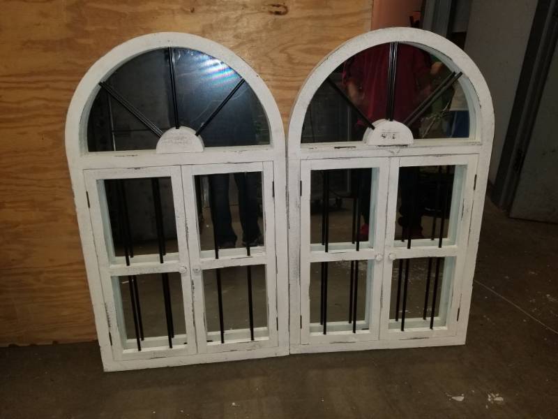 lot 2061 image: 2 Vintage Mirrors