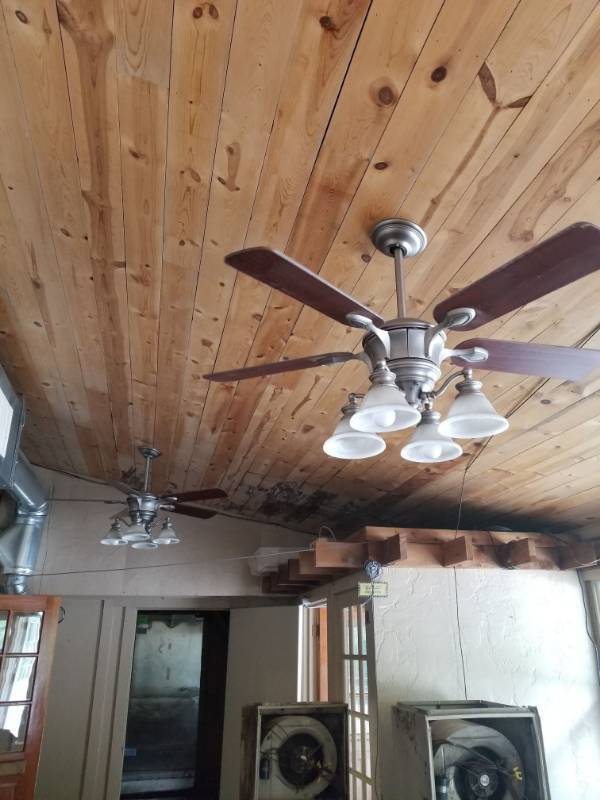 lot 2086 image: 3 Ceiling Fans