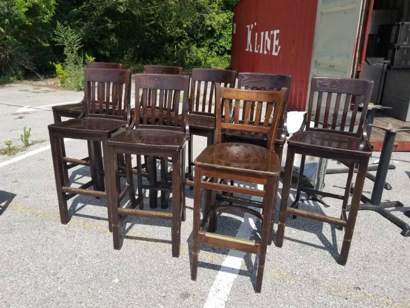 lot 2095 image: 8 Bar Stools