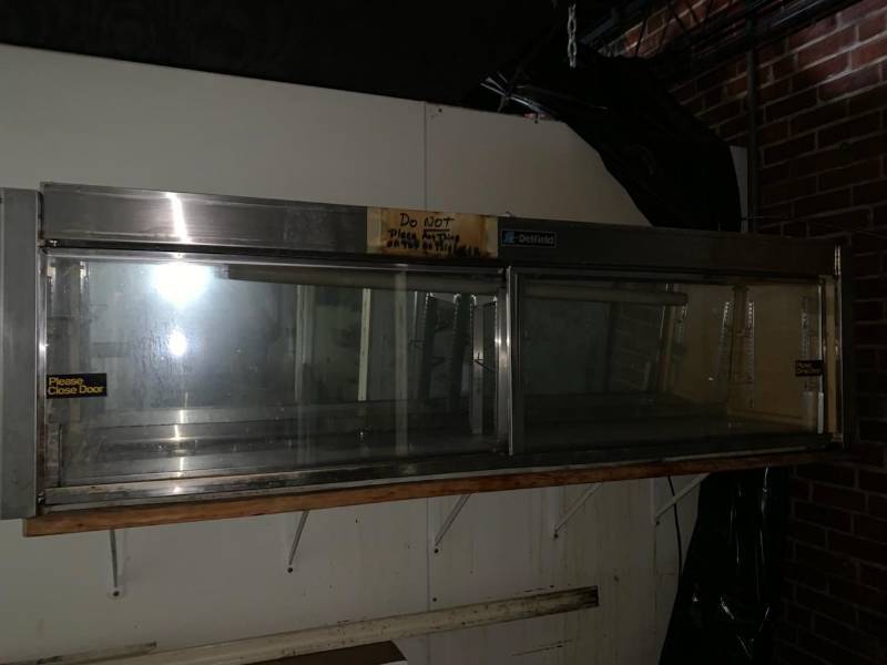 lot 2100 image: Delfield Pie Case