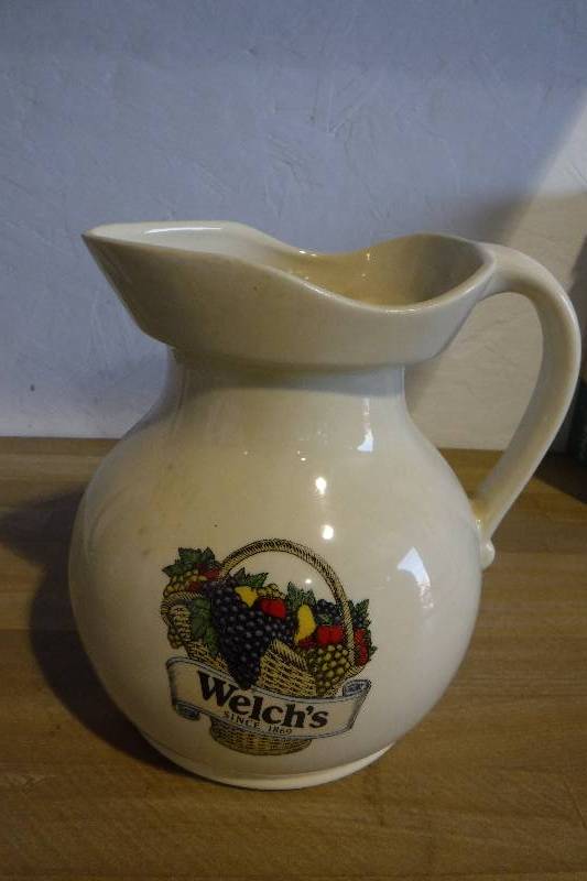 lot 3127 image: Welchs juice pitcher