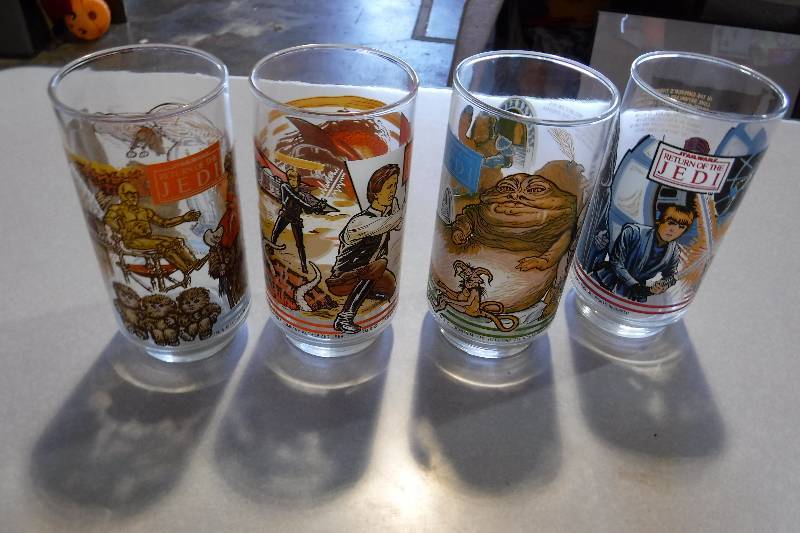 lot 3161 image: Burger King Return of the Jedi Star wars drinking glasses