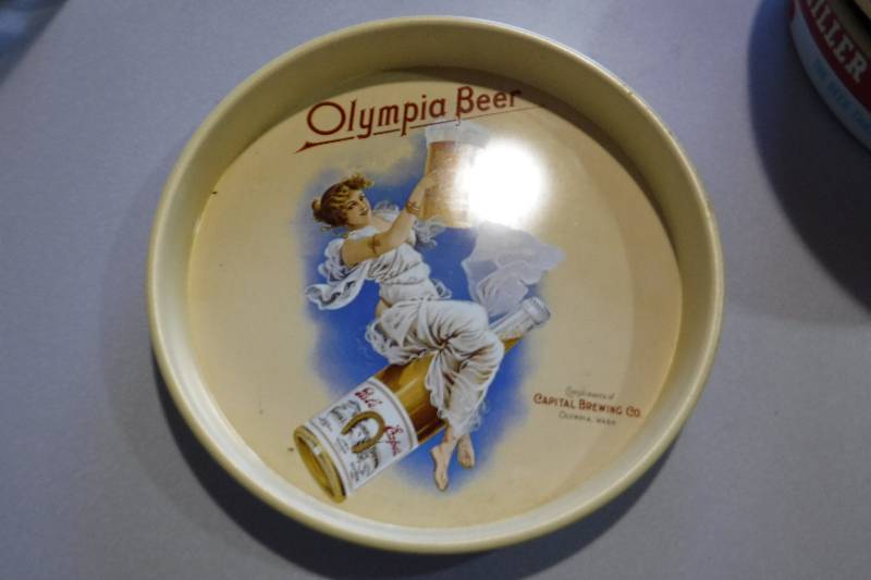 lot 3166 image: Olympia beer serving tray