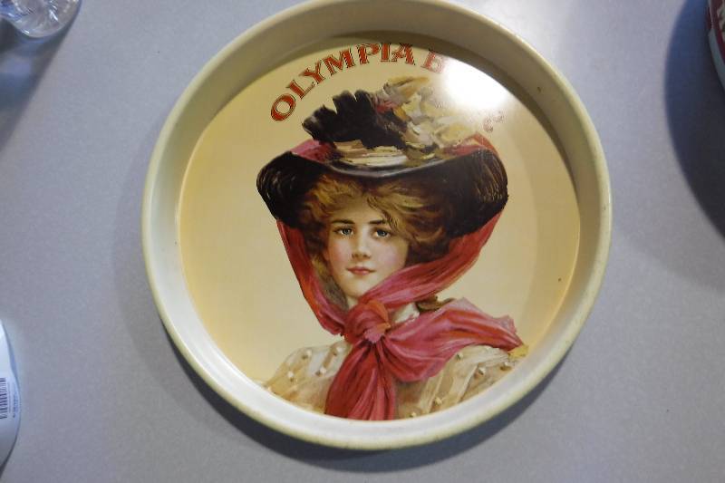 lot 3167 image: Olympia beer serving tray number 2