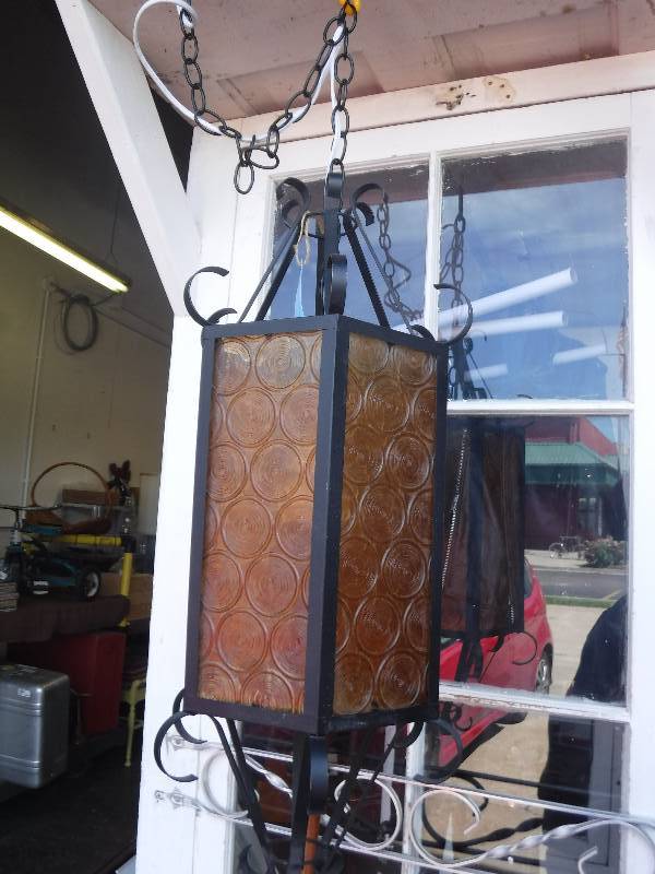 lot 2192 image: Vintage hanging lamp