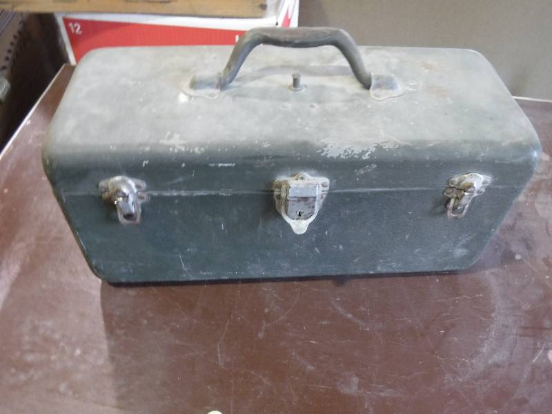 lot 2195 image: Metal tool box