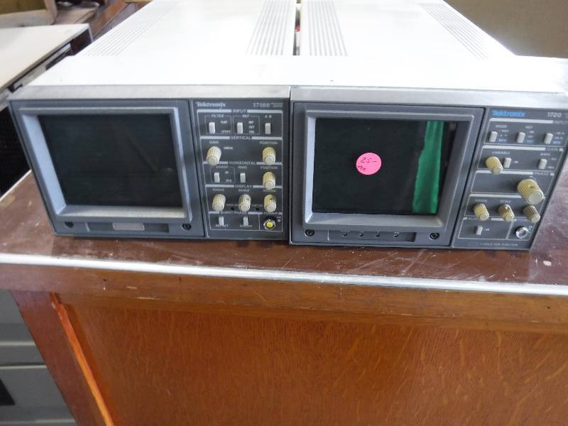 lot 2217 image: Tektronics audio visual editing equipment 1