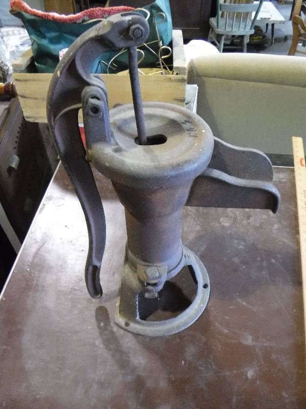 lot 2174 image: Cast iron well hand pump
