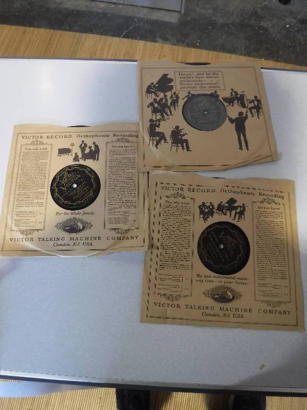 lot 3200 image: Victor talking machine records