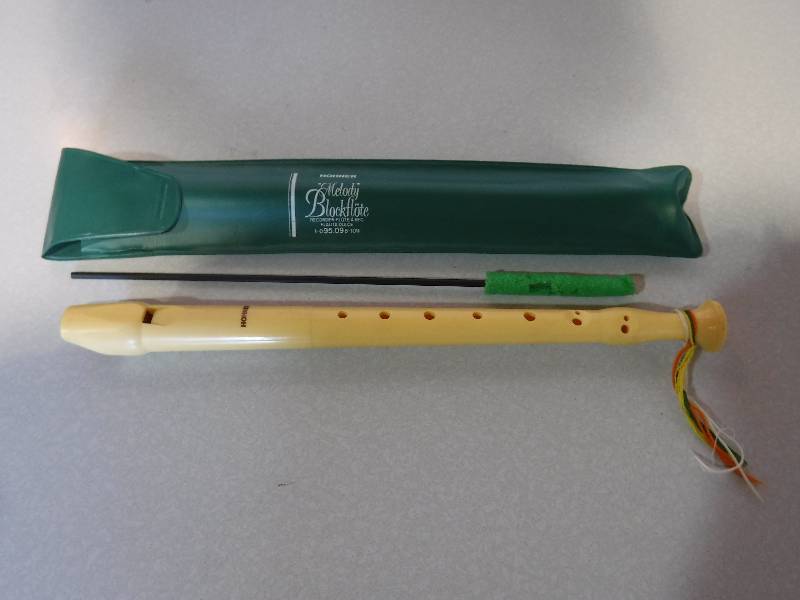 lot 3204 image: Plastic recorder