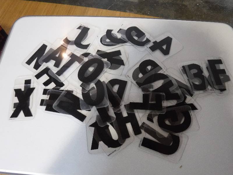 lot 3206 image: Plastic sign letters