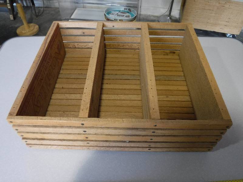 lot 3210 image: Nobility growers divided wood fruit crate