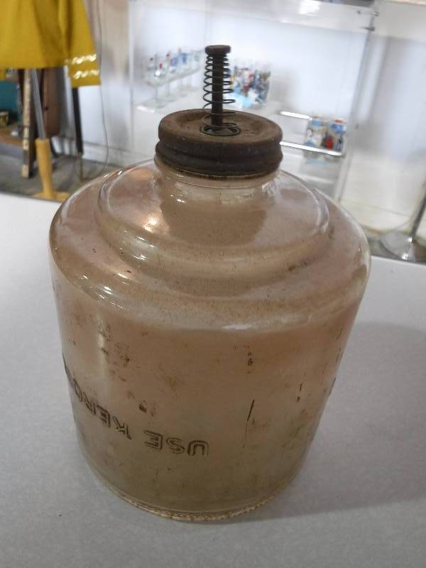 lot 3215 image: Kerosene lamp