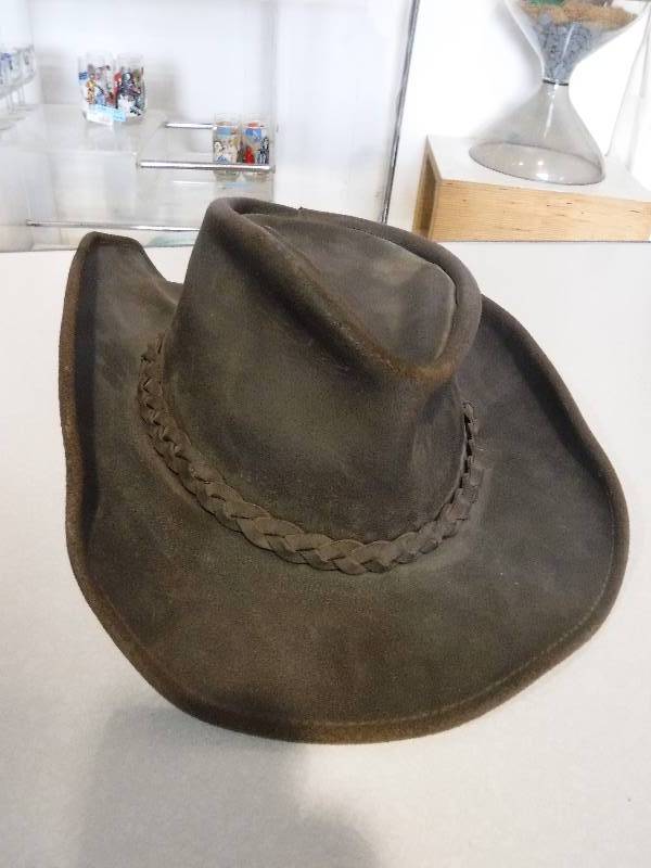 lot 3220 image: Brown Henschel Hat co cowboy style hat size Medium