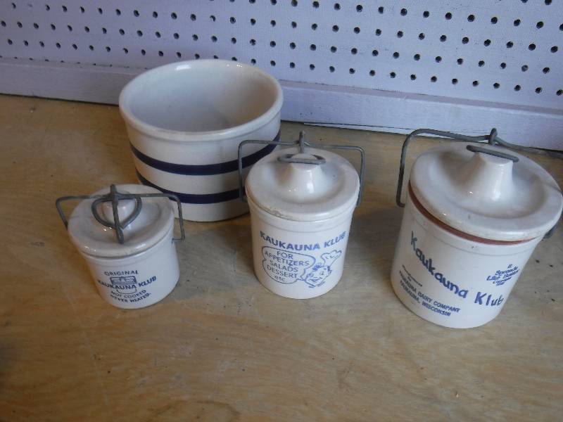 lot 3066 image: Kaukauna Klub flip top crocks and a blue striped crock