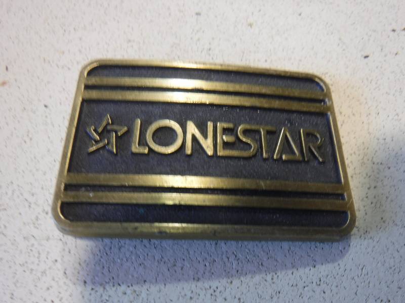 lot 3109 image: Lonestar belt buckle