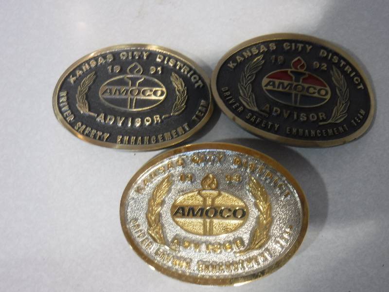 lot 3141 image: Amoco Belt buckles collection