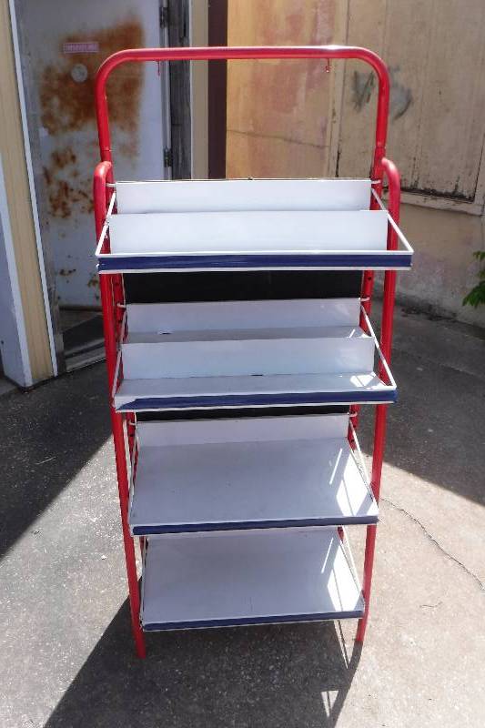 lot 3232 image: Metal display rack