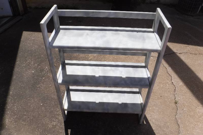 lot 3233 image: Book case display rack