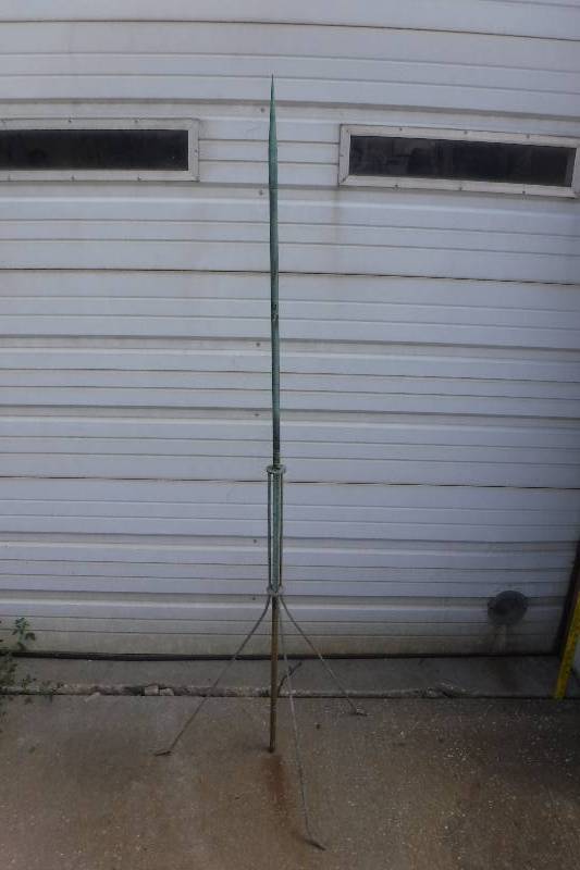 lot 3242 image: Vintage lightening rod grounding pole