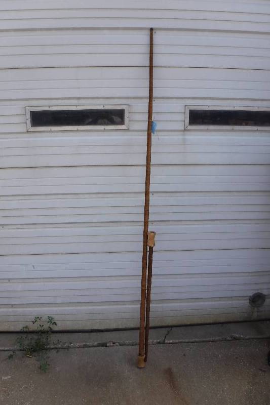 lot 3247 image: Large Amazon Blow dart gun