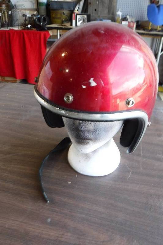 lot 3251 image: Red motorcycle helmet size large