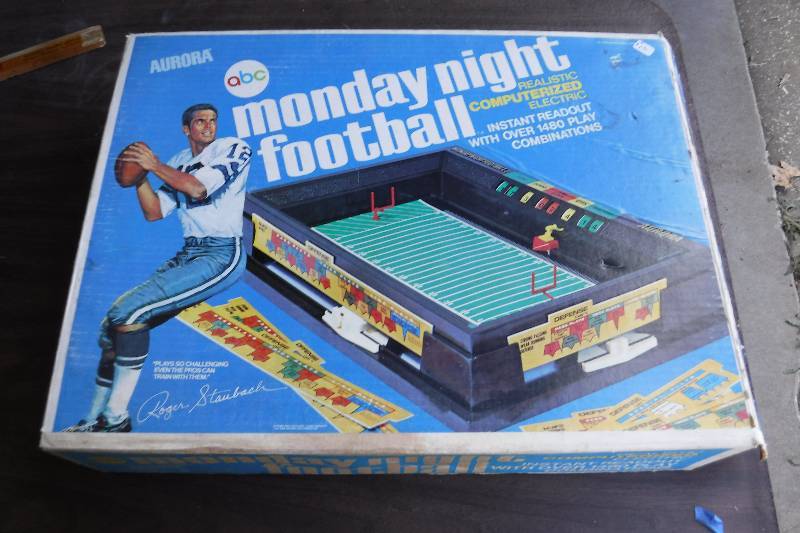 lot 3255 image: Monday night football game