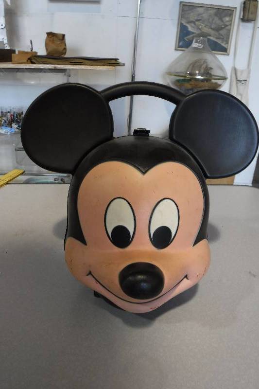 lot 3270 image: Mickey Mouse head hard plastic storage case