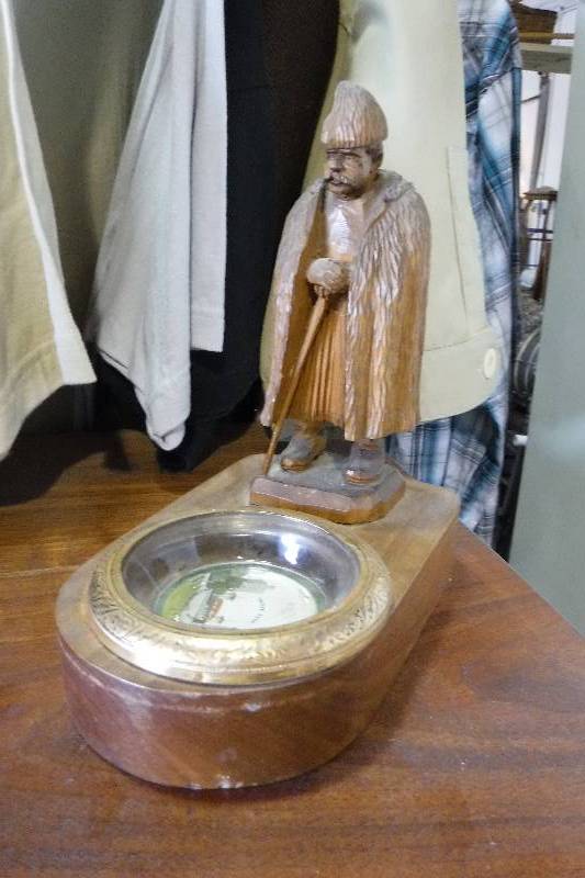 lot 3274 image: Swope park Kansas city ash tray sculpture combo