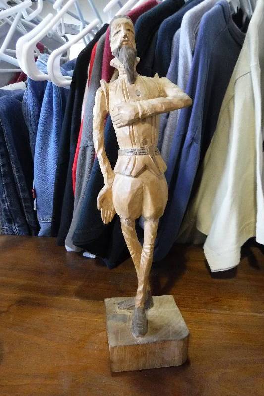 lot 3276 image: William Shakespeare wood carving art sculpture