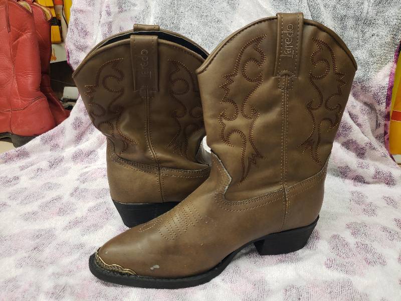 lot 2642 image: Childs Laredo Boots Size 2D