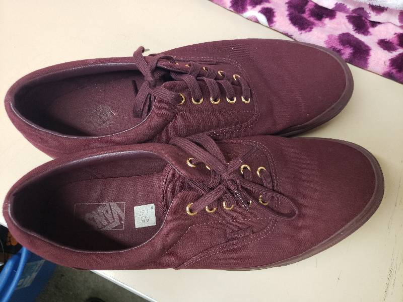lot 2658 image: Vans Size 13